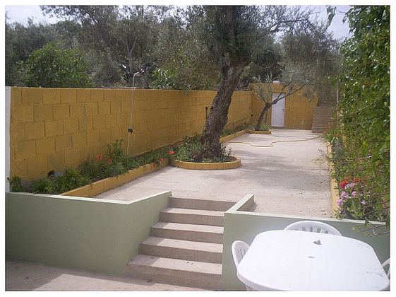 Foto 2 de Casa en lloguer a calle El Potril de 4 habitacions amb piscina i garatge