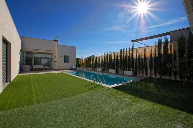 Foto 1 de Xalet en venda a calle Benijófar de 3 habitacions amb terrassa i piscina