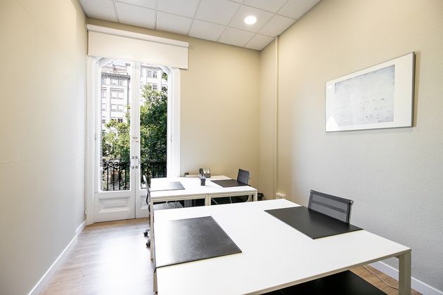 Foto 1 de Oficina en lloguer a paseo De Gràcia de 1 habitació amb mobles i calefacció
