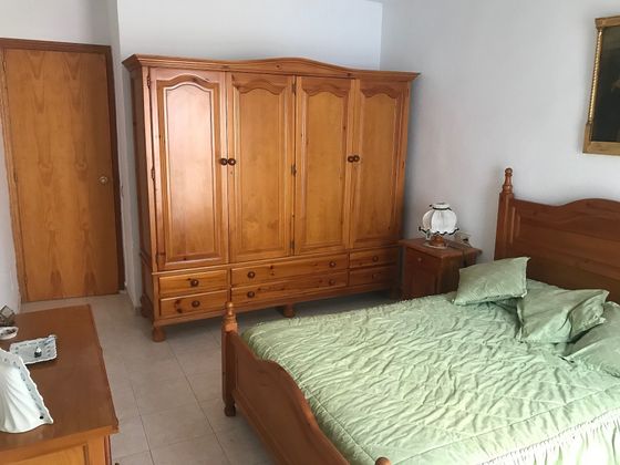 Foto 2 de Dúplex en lloguer a calle Las Conchas de 3 habitacions amb mobles i aire acondicionat