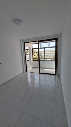 Foto 1 de Venta de apartamento en calle Chasna de 2 habitaciones y 70 m²