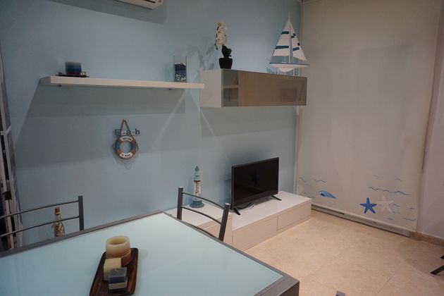 Foto 2 de Apartamento en venta en calle Sant Antoni de 1 habitación con garaje y muebles