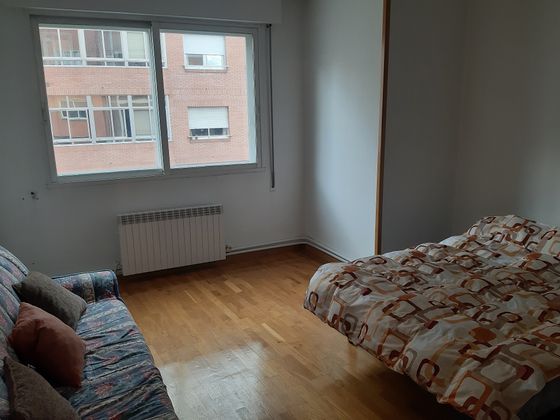 Foto 1 de Venta de apartamento en avenida De Santiago de 3 habitaciones con terraza y muebles