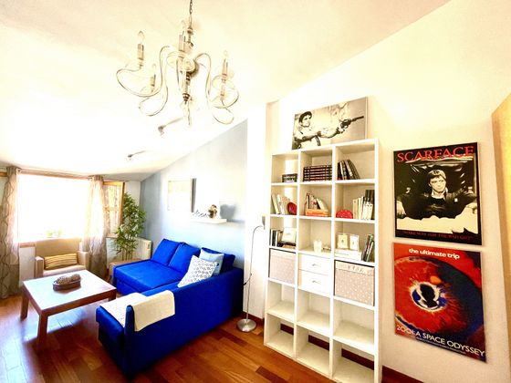 Foto 2 de Apartamento en alquiler en calle Beneficiencia de 1 habitación con muebles y balcón