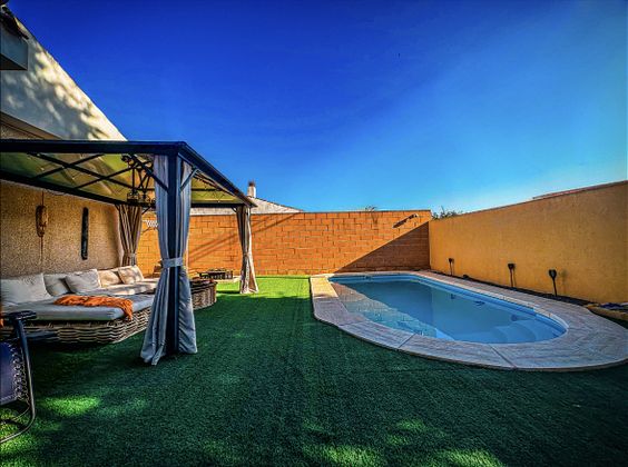 Foto 1 de Xalet en venda a calle Corvilla de 3 habitacions amb terrassa i piscina