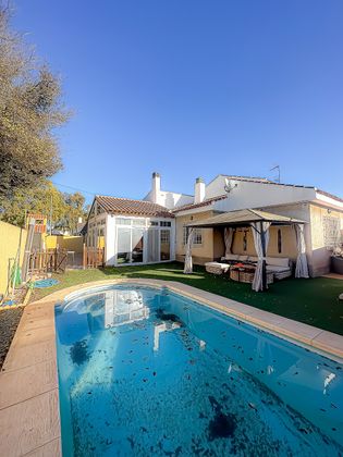 Foto 2 de Xalet en venda a calle Corvilla de 3 habitacions amb terrassa i piscina
