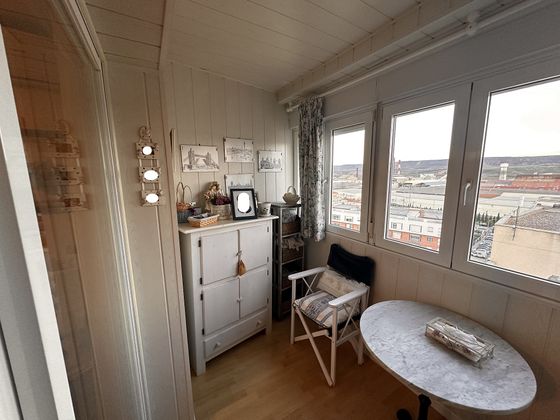 Foto 2 de Piso en venta en calle Cuenca de 3 habitaciones con muebles y balcón