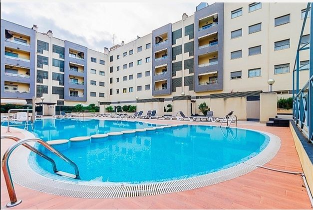 Foto 1 de Venta de piso en calle Amanecer Lolivera de 2 habitaciones con terraza y piscina
