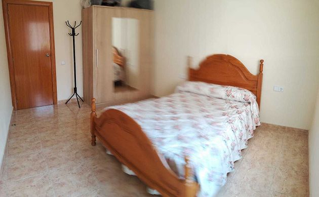 Foto 1 de Pis en venda a calle Planeta Marte de 3 habitacions amb mobles i balcó