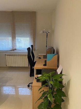 Foto 2 de Alquiler de oficina en calle Josep Aparici de 3 habitaciones con muebles y aire acondicionado