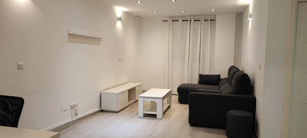 Foto 1 de Venta de apartamento en calle Luis Braille de 2 habitaciones con muebles y calefacción