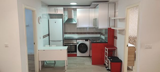 Foto 2 de Venta de apartamento en calle Luis Braille de 2 habitaciones con muebles y calefacción