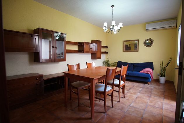 Foto 2 de Casa en venda a plaza Raval Nova de 4 habitacions amb terrassa i garatge