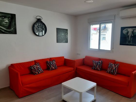 Foto 1 de Apartament en lloguer a avenida Malvarrosa de 3 habitacions amb mobles i balcó