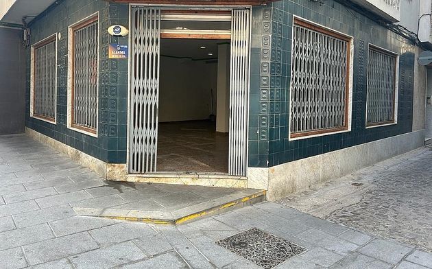 Foto 1 de Local en venda a calle Cervantes de 2 habitacions i 90 m²