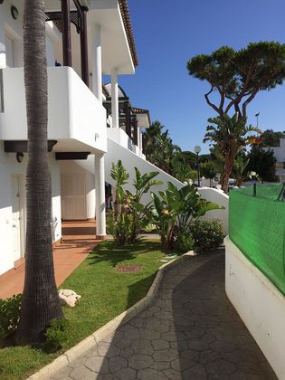 Foto 2 de Apartament en venda a pasaje La Barrosa de 2 habitacions amb terrassa i piscina