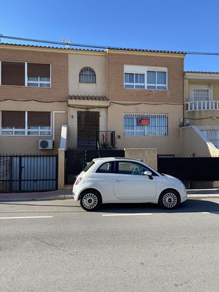Foto 1 de Casa en venda a avenida Pablo Iglesias de 4 habitacions amb terrassa i piscina