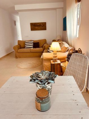 Foto 1 de Apartament en lloguer a calle Cabrera de 3 habitacions amb terrassa i mobles