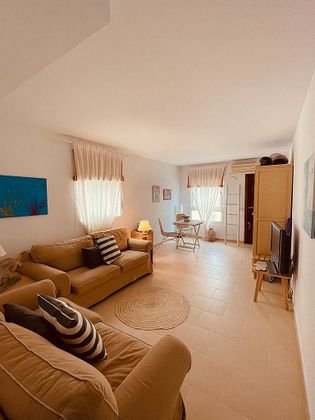 Foto 2 de Apartament en lloguer a calle Cabrera de 3 habitacions amb terrassa i mobles