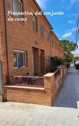 Foto 2 de Casa adossada en venda a avenida Can Campanya de 3 habitacions amb terrassa i garatge