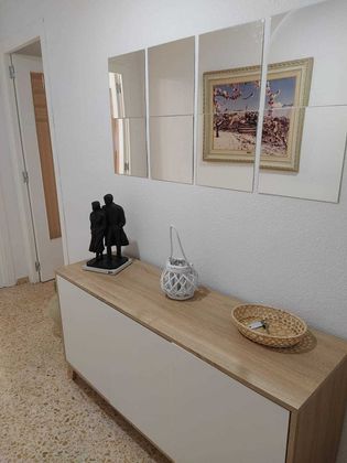 Foto 1 de Pis en lloguer a calle Valencia de 4 habitacions amb terrassa i mobles