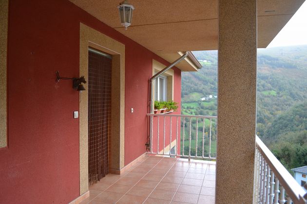 Foto 1 de Casa rural en venta en Cangas del Narcea de 4 habitaciones con terraza y piscina