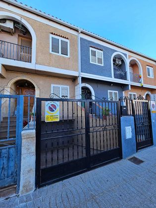 Foto 2 de Casa adosada en venta en avenida Magdalena de 4 habitaciones con garaje