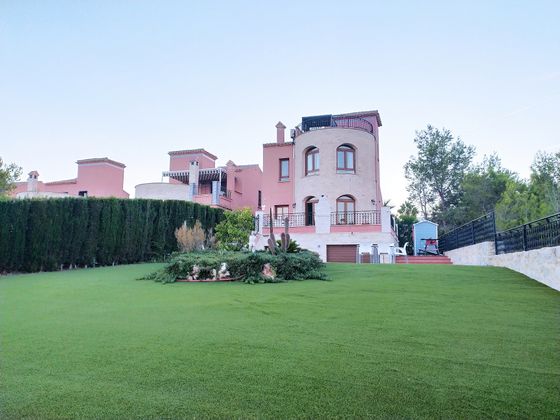 Foto 1 de Casa en venda a calle Los Marines de 4 habitacions amb terrassa i piscina