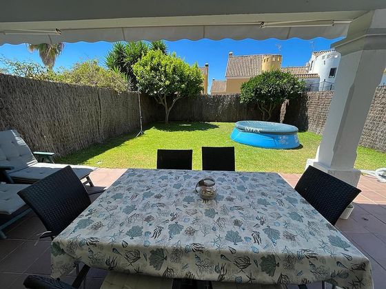 Foto 1 de Casa adossada en lloguer a calle Búho Real de 3 habitacions amb terrassa i piscina