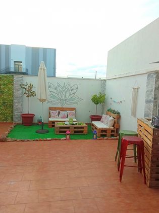 Foto 1 de Casa adossada en venda a calle Fuente Nueva de 3 habitacions amb terrassa i garatge