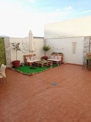 Foto 2 de Casa adossada en venda a calle Fuente Nueva de 3 habitacions amb terrassa i garatge