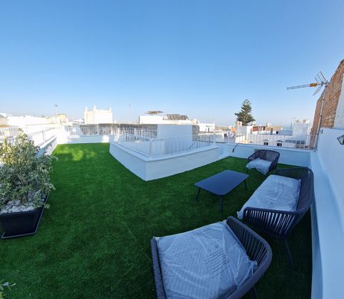 Foto 1 de Casa en lloguer a calle Jose Velarde de 2 habitacions amb terrassa i garatge