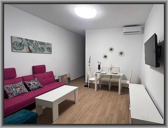 Foto 1 de Pis en lloguer a calle Piragua de 1 habitació amb terrassa i mobles