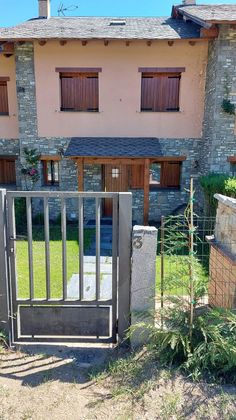 Foto 1 de Casa en lloguer a calle Camí de Niula de 4 habitacions amb garatge i jardí