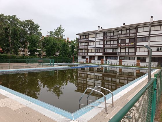 Foto 2 de Pis en venda a avenida De Haro de 3 habitacions amb terrassa i piscina