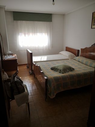 Foto 2 de Pis en venda a calle Lago de Carucedo de 3 habitacions amb garatge i mobles