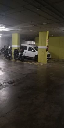 Foto 2 de Alquiler de garaje en calle Almogàvers de 3 m²