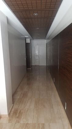 Foto 2 de Venta de piso en calle Pascual Amat de 4 habitaciones con balcón y aire acondicionado
