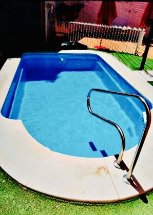 Foto 1 de Dúplex en venda a calle Erasmo de Roterdan de 5 habitacions amb piscina i garatge