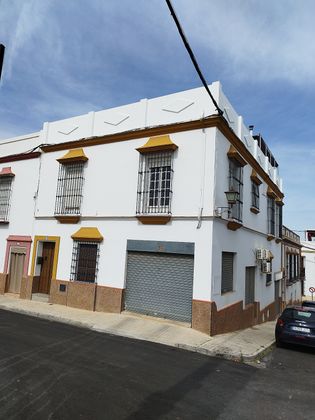 Foto 1 de Casa en venda a calle Cesar Augusto de 4 habitacions amb terrassa i garatge