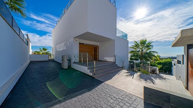 Foto 1 de Villa en venta en calle Toledo de 4 habitaciones con terraza y piscina