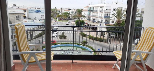 Foto 1 de Pis en venda a avenida De Motril de 4 habitacions amb mobles i balcó