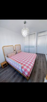 Foto 1 de Compartir apartamento en avenida Segunda Republica de 3 habitaciones con piscina y muebles