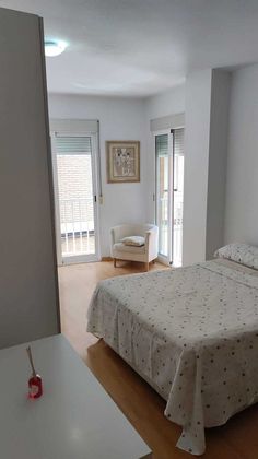 Foto 2 de Pis en venda a calle Balsas de 4 habitacions amb terrassa i mobles