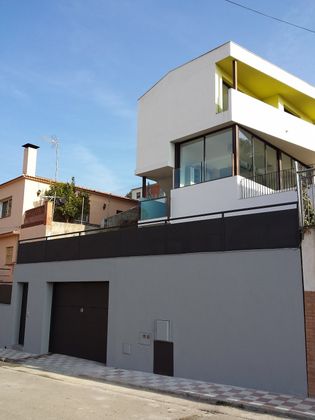 Foto 1 de Casa en venta en calle Rioja de 5 habitaciones con terraza y garaje