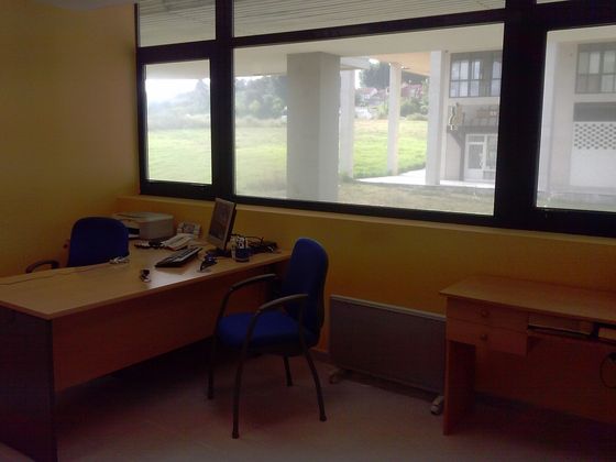 Foto 1 de Oficina en alquiler en calle Teixugueiras de 1 habitación y 40 m²