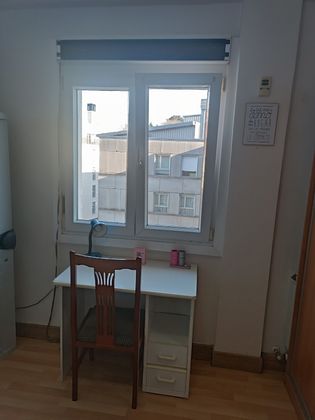 Foto 2 de Compartir piso en calle Miguel de Ambulodi de 1 habitación con muebles y balcón