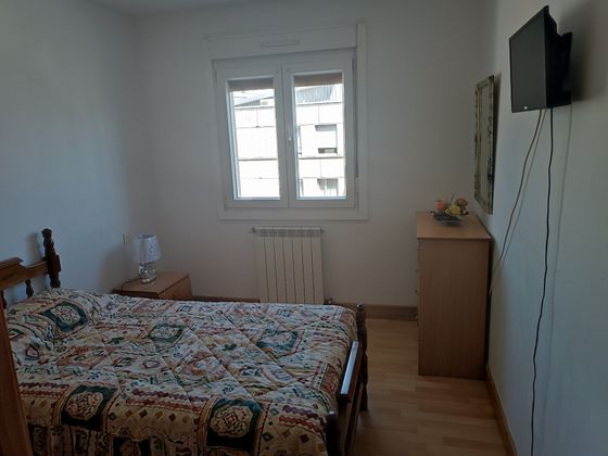 Foto 2 de Compartir piso en calle Miguel de Ambulodi de 3 habitaciones con muebles y balcón
