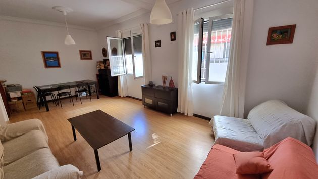 Foto 2 de Piso en venta en calle Santa Maria Soledad de 4 habitaciones con terraza y garaje