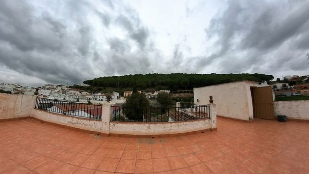 Foto 1 de Pis en venda a calle Nacimiento de 4 habitacions amb terrassa i balcó